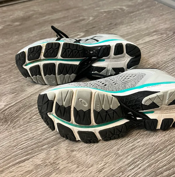 Running Shoes - Image 4