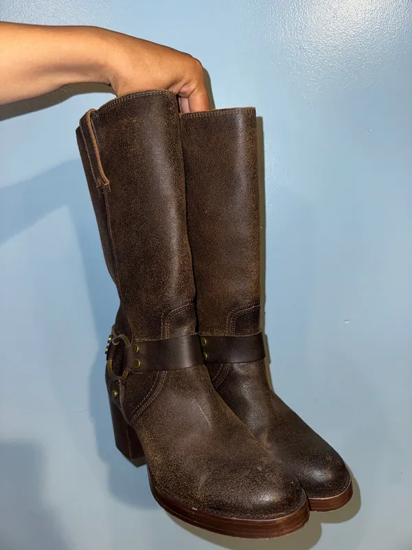 Frye Boots Harnless Leather Bootd - Image 3