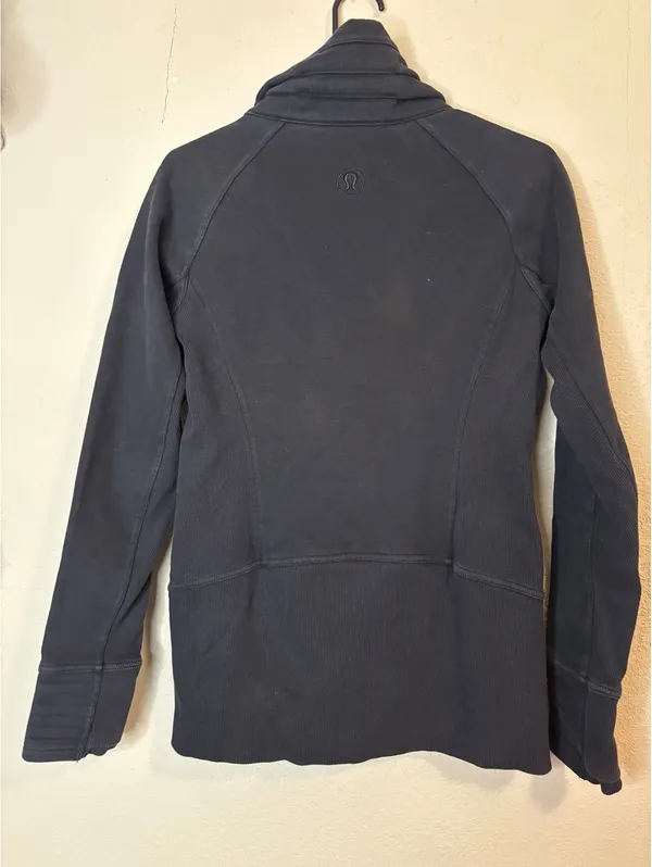 Lululemon Radiant Black Full-Zip Jacket Size 6 - Image 4