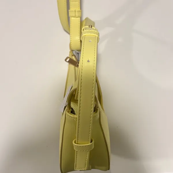 Time and Tru Lemon Crossbody Bag - Image 5