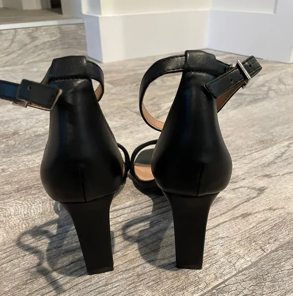DV by Dolce Vit Heels - Image 4