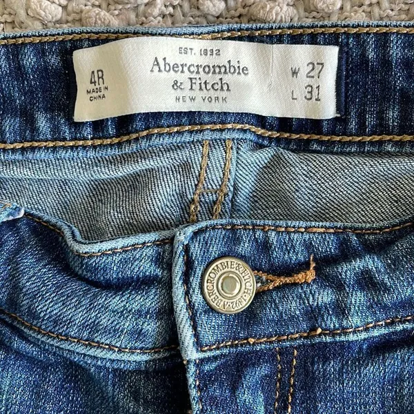 Abercrombie and Fitch Denim Jeans. Size 4R Distressed, medium wash‎ - Image 2