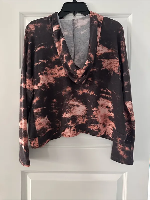 Ginger G Faded Black and Light Pink Tie-Dye Cropped Hoodie - Image 2