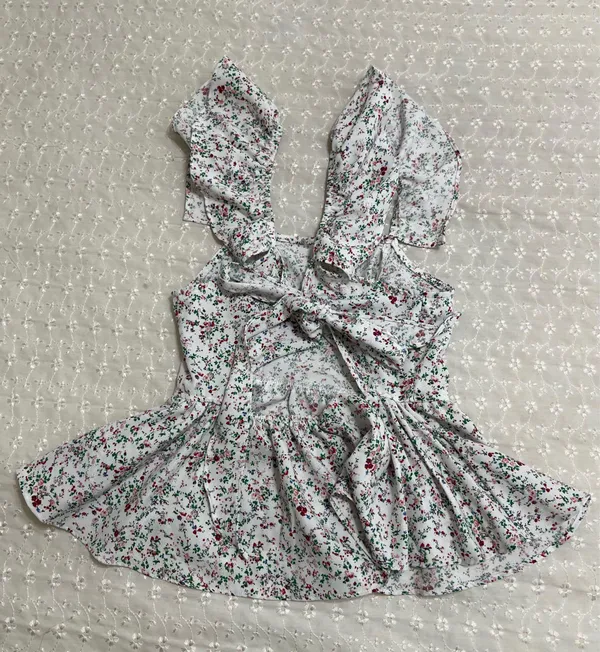 SHEIN Floral Blouse - Image 5