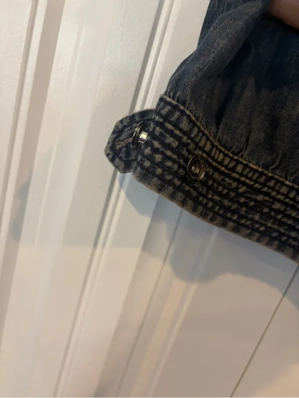 Tommy Hilfiger jean shorts size 8 - Image 5