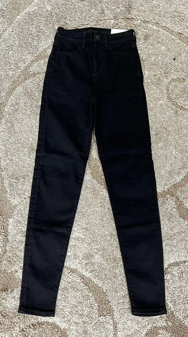 American Eagle Black Curvy Jeans - Image 2