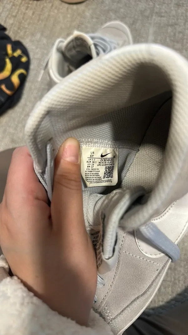 Nike Mid Blazers - Image 11