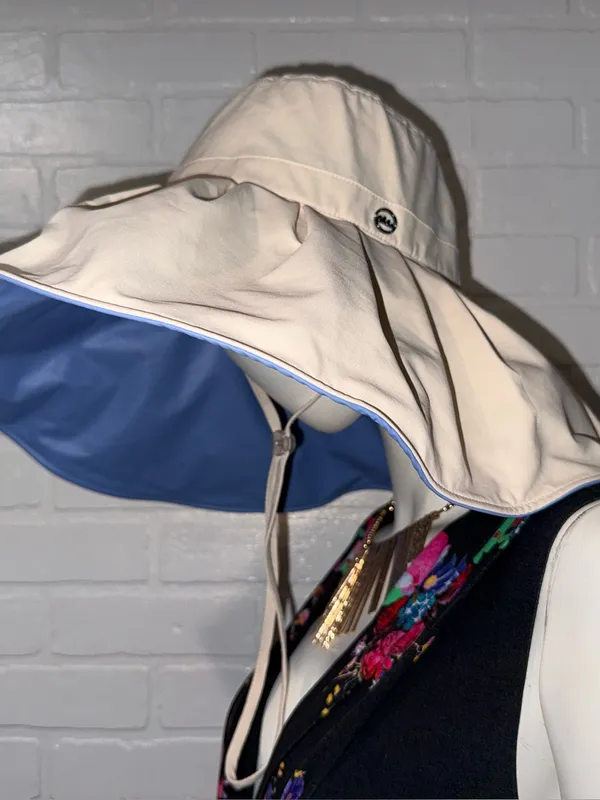 Beneunder Reversible Wide-Brim Sun Hat in Cream and Light Blue - Image 6