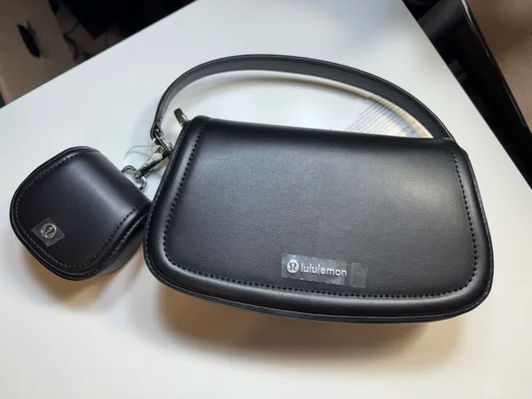 Lululemon cactus leather mini bag - Image 4