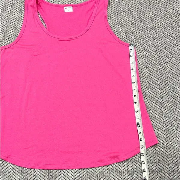 Vibrant Pink Sleeveless Tank Top - Image 4