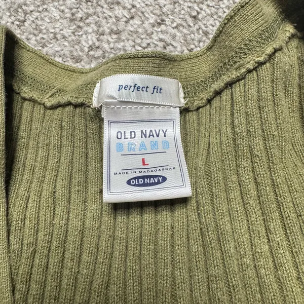 Old navy ribbed v neck  - Image 2