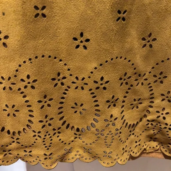 Zara Brown Halter Top Eyelet Detail Faux Suede Look Button Closure Size Small - Image 2