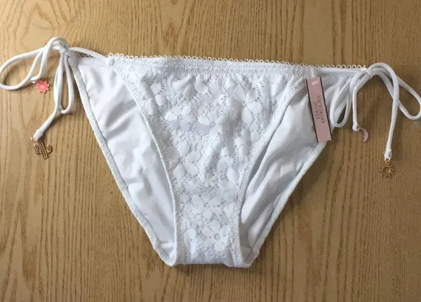 New Victoria’s Secret Vintage Crocheted Bikini Swimsuit Bottoms White Medium - Image 2