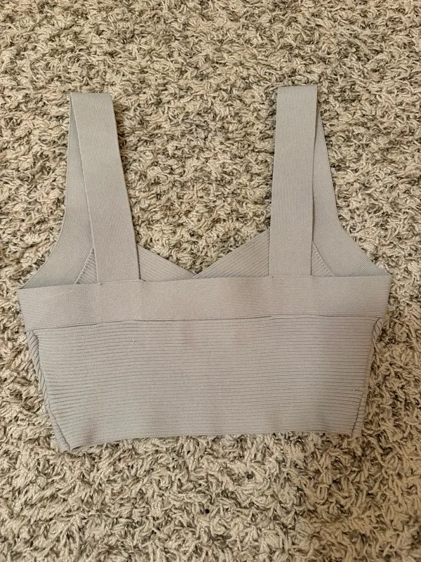 aritzia top - Image 2