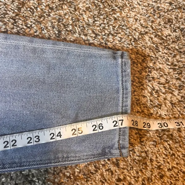 American Eagle Outfitters Mom Jeans Light Wash‎ Distressed High Rise Size 4 - Image 7