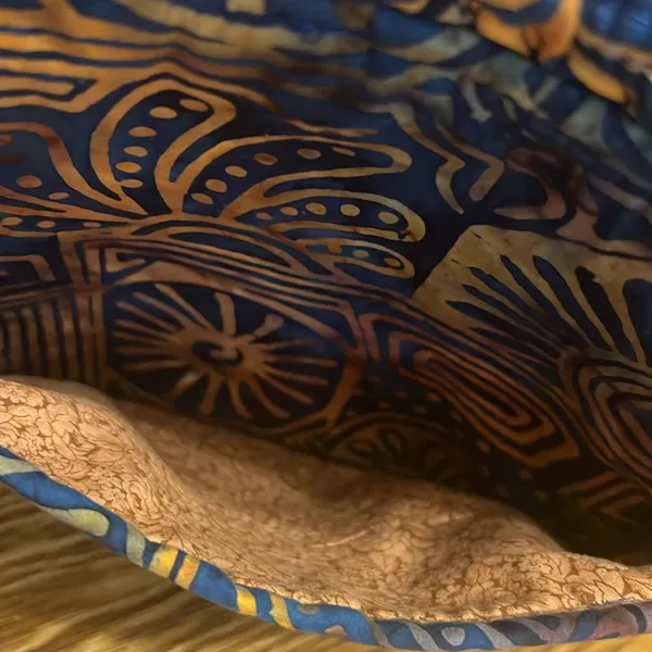 Quilted Shoulder bag hand crafted quilt pattern snap closure Blue - Image 8