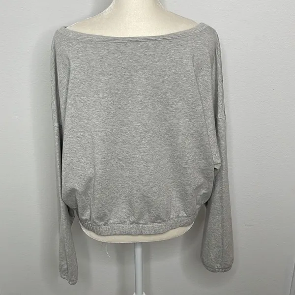 Offline cropped soft cotton blend sweatshirt. Size large. Elastic waist band. - Image 3