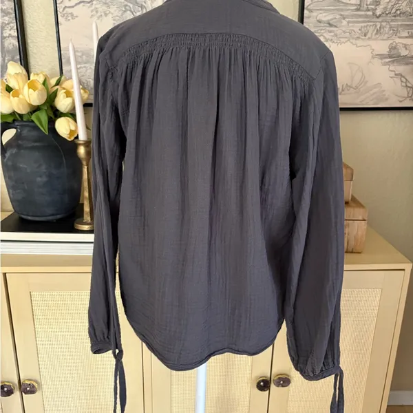 FAHERTY Everleigh Organic‎ Cot-ton Gauze Button Front Blouse Gray Size Small - Image 4