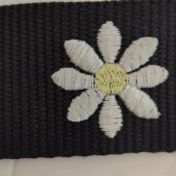 Daisys! Nanette Lepore Vegan Wristlet NWT, Daisy Belt - Image 7
