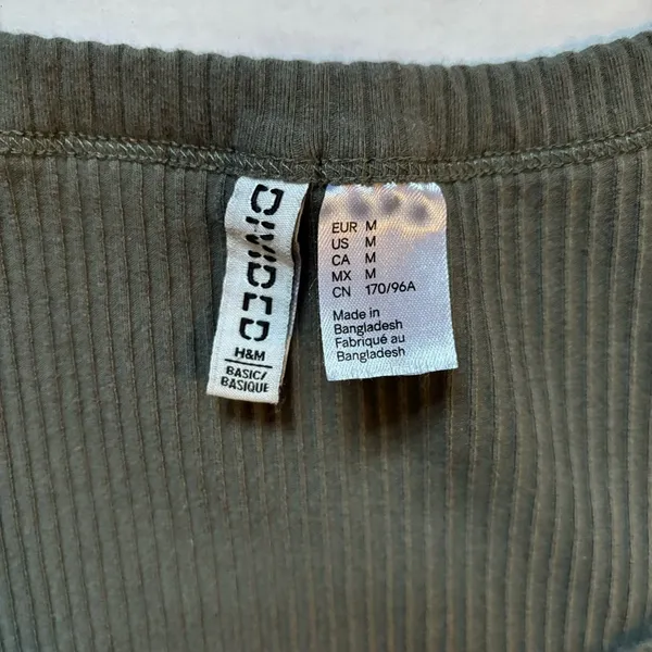 H&M- Green Long Sleeve Ribbed Cropped Top - Image 3