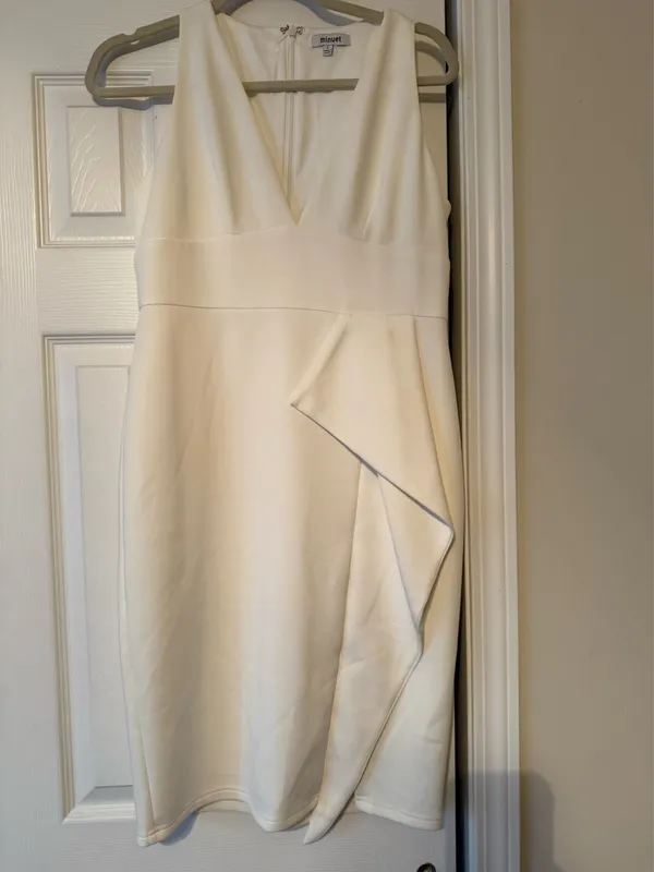White dress Size L - Image 2