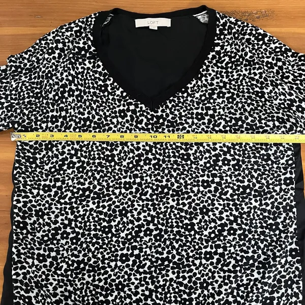 LOFT Women’s Black White Floral Spot‎ Mixed Media Sweater Size Medium - Image 7