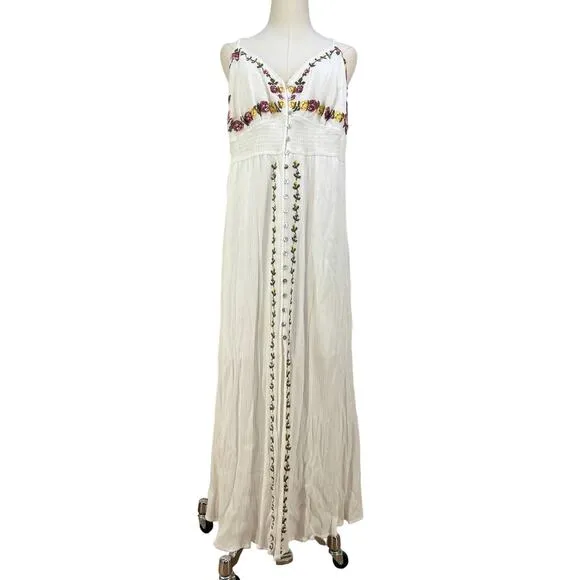 Forever 21 Cross Stitch Floral embroidered Maxi Dress White Rayon - Image 2