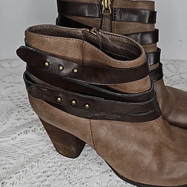 Madden Girl Deluxe faux leather zip up heeled ankle boots booties sz 8 - Image 3