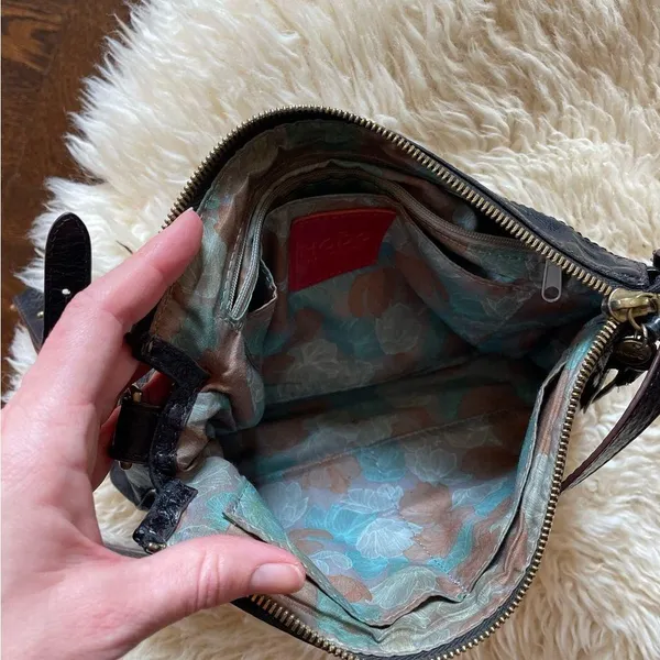 Hobo International Tobey Crossbody bag glazed leather. - Image 8