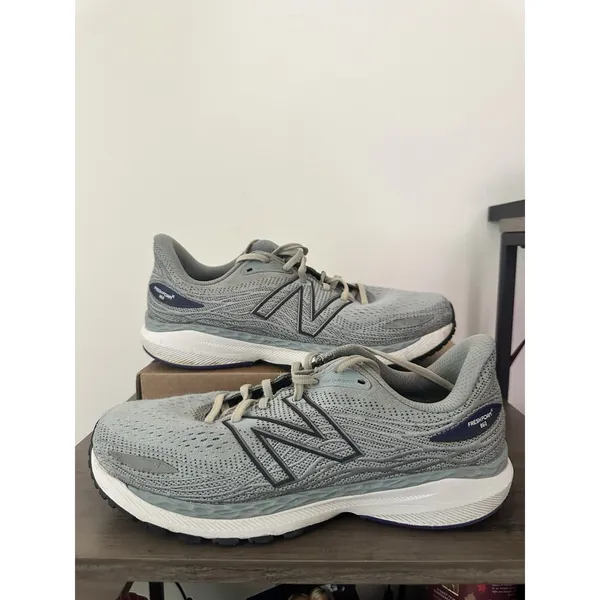 New Balance Womens 860v12 Running Shoe Size 10 Fresh Foam - Image 2