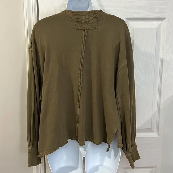 ‎NWT We the free Army Green over size shirt size S - Image 3
