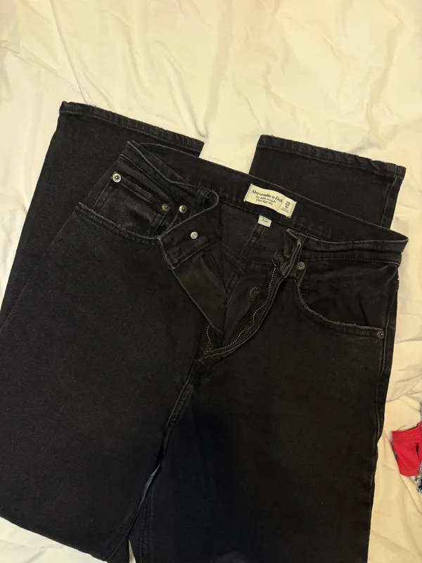 Abercrombie Jeans - Image 3
