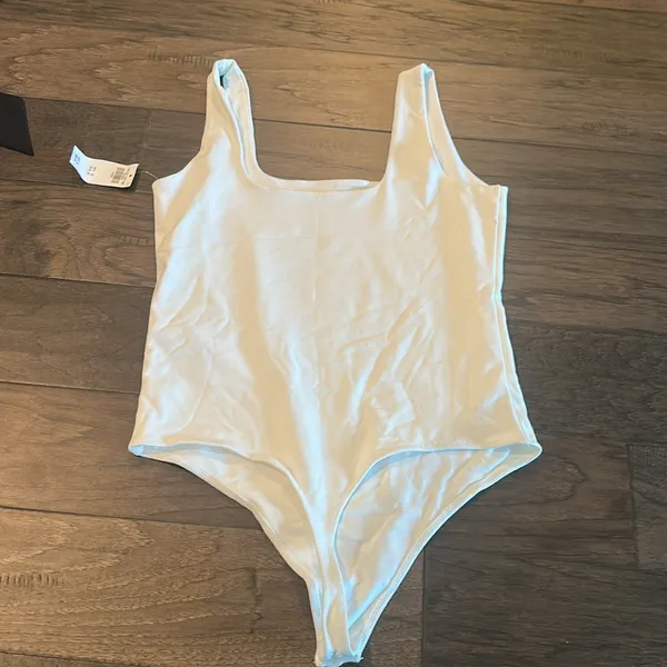 NWT Abercrombie & Fitch Soft Matte Square neck Bodysuit Sz L - Image 5