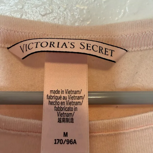 Victoria’s Secret Powder Pink T-shirt With Velour Logo Size Medium - Image 5