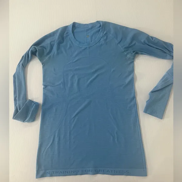 Women’s Lululemon light blue long Sleve - Image 2
