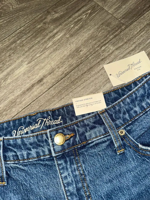 Universal Threads Vintage Straight Jeans - Image 4