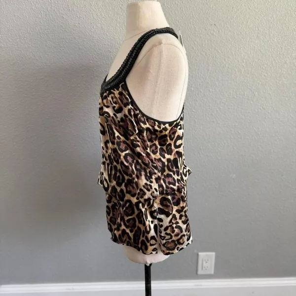 Bebe NWT Silk Leopard Print Blouse - Image 2