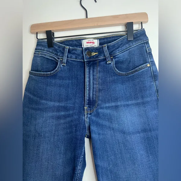 Wrangler High Rise Kick Flare Jeans Size 2 Raw Hem‎ Stretch boho western - Image 2