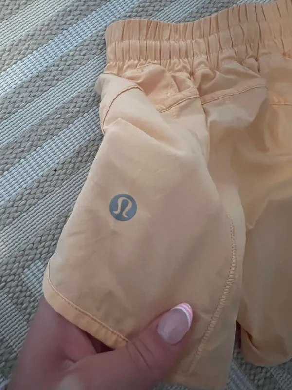 Lululemon Hotty Hot Shorts High-Rise 4" Orange - Image 3