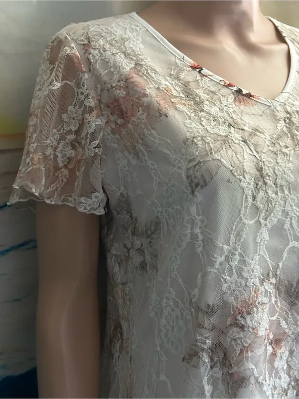 Brittany Black Floral Lace Overlay V-Neck Top Blouse Women’s SM - Image 5