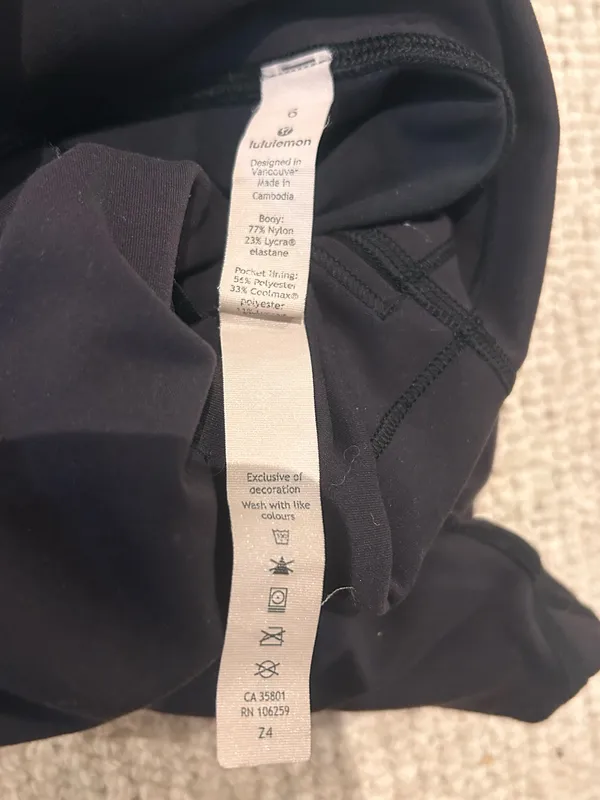 Lululemon Black Wunder Under High-Rise inseam 27 inches size 6 - Image 4