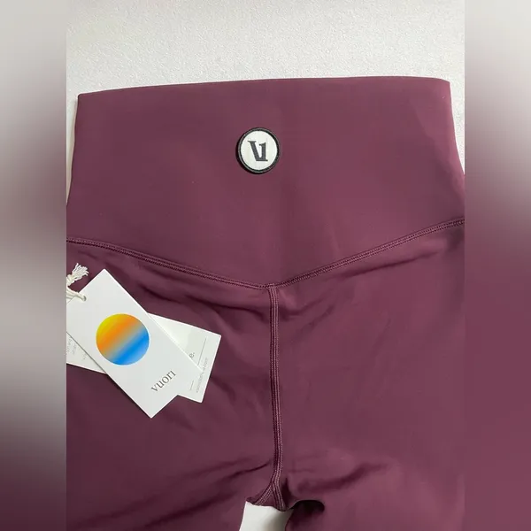 NWT Vuori Chilled Out Performance Legging in a Cerise Color Size S - Image 11