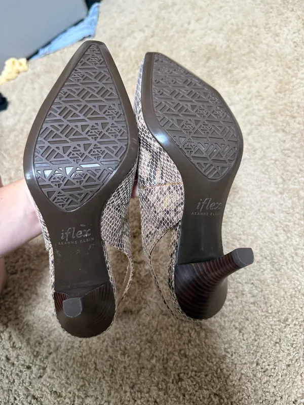 Anne Klein snake print pointed toe heel - Image 2