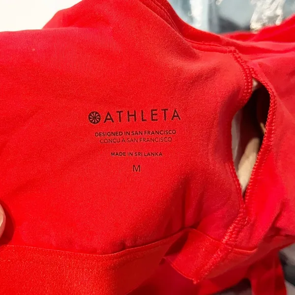 Athleta Square Neck Cropped Built in Bra Tank Top Red Medium - Image 3