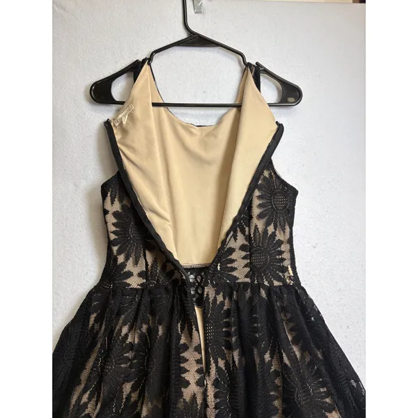 Socialite Black Floral Lace Sleeveless Mini Dress Tan Lining Size L - Image 5