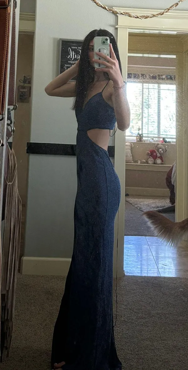Dillard's Navy Blue Prom Dress - Image 3
