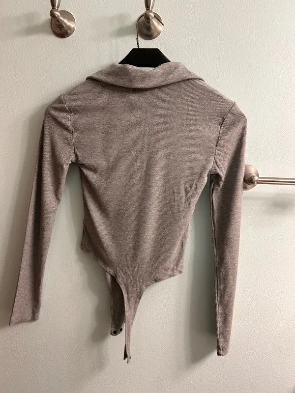Steve Madden Grey V-Neck Long sleeve Tops - Image 2