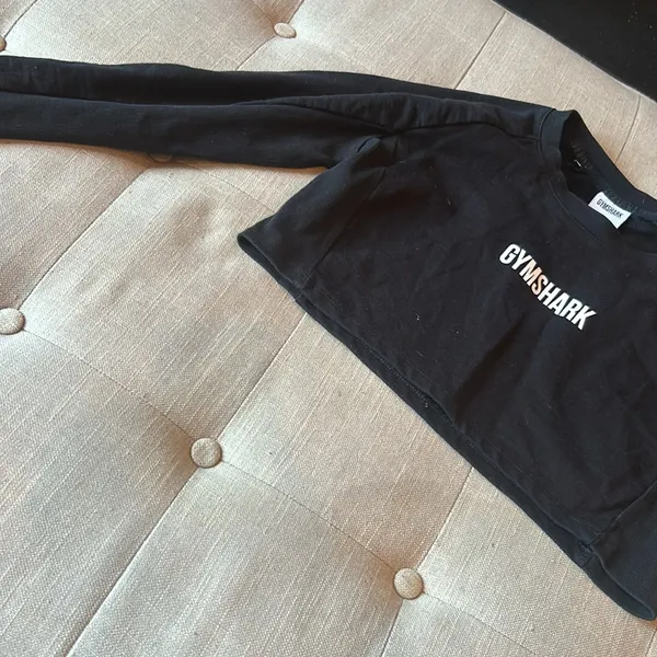 Gymshark Long Sleeve Spellout Logo Cropped Top Size Small - Image 5