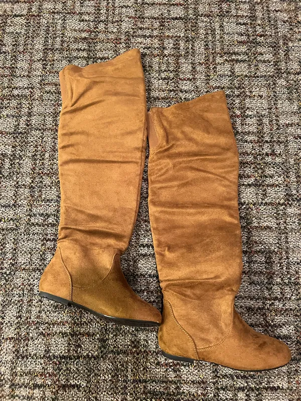 Amazon Tan knee-high suede boots #kneehighboots - Image 4