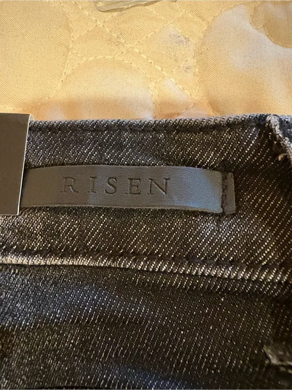 Risen women’s The Hazen Distressed Skinny Jeans size 27/5 black/grey NWT - Image 9